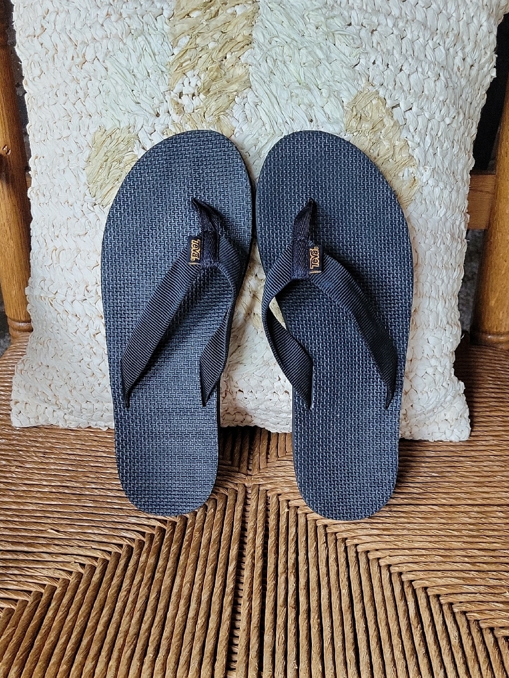 Teva flip flops, black, size 9 - Picture 9 of 11